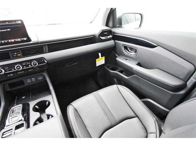 2025 Honda Pilot Touring photo 9