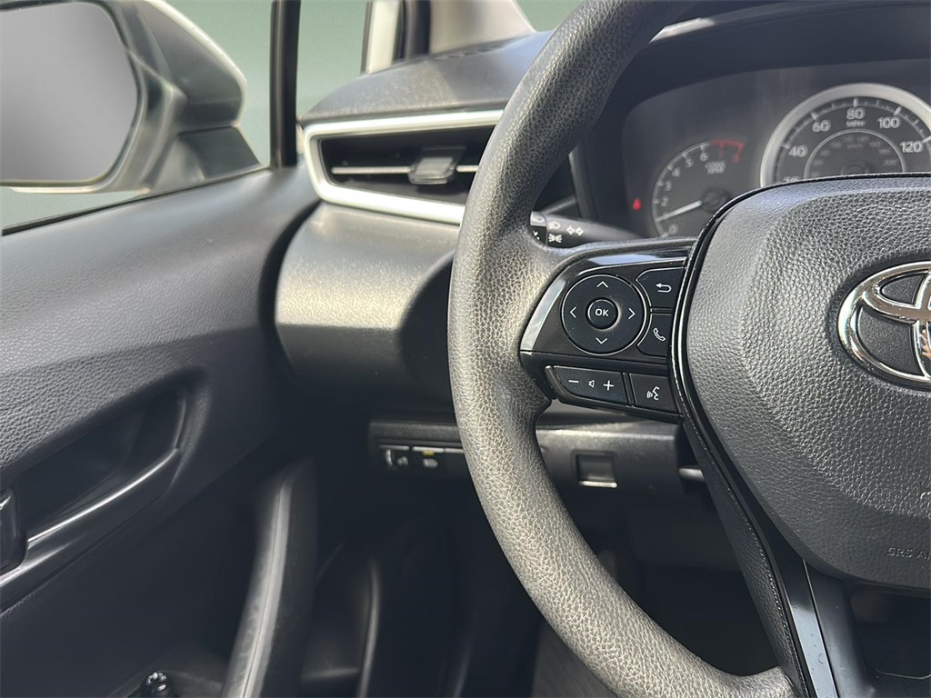 2022 Toyota Corolla LE photo 6