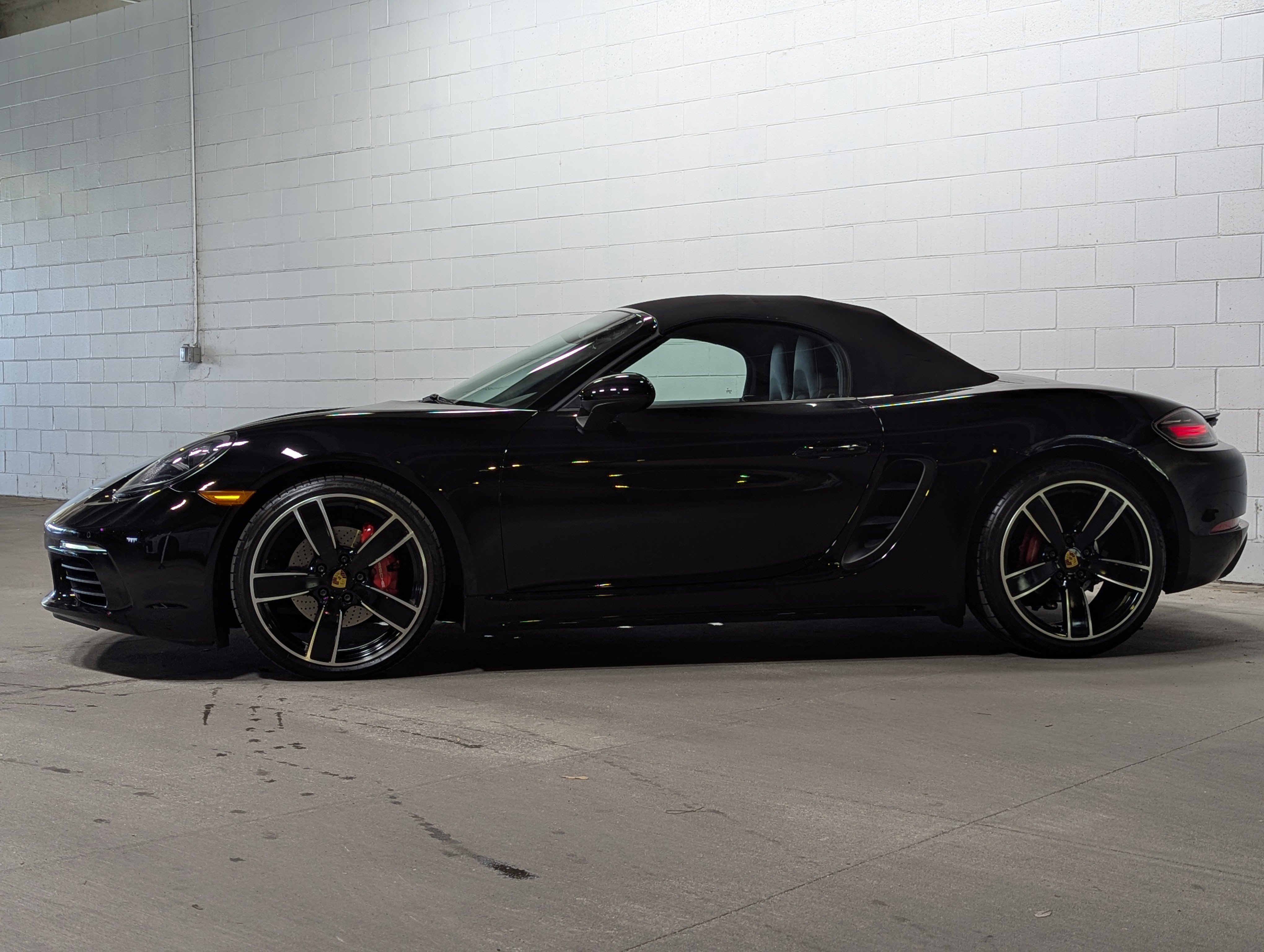 2019 Porsche Boxster S photo 2
