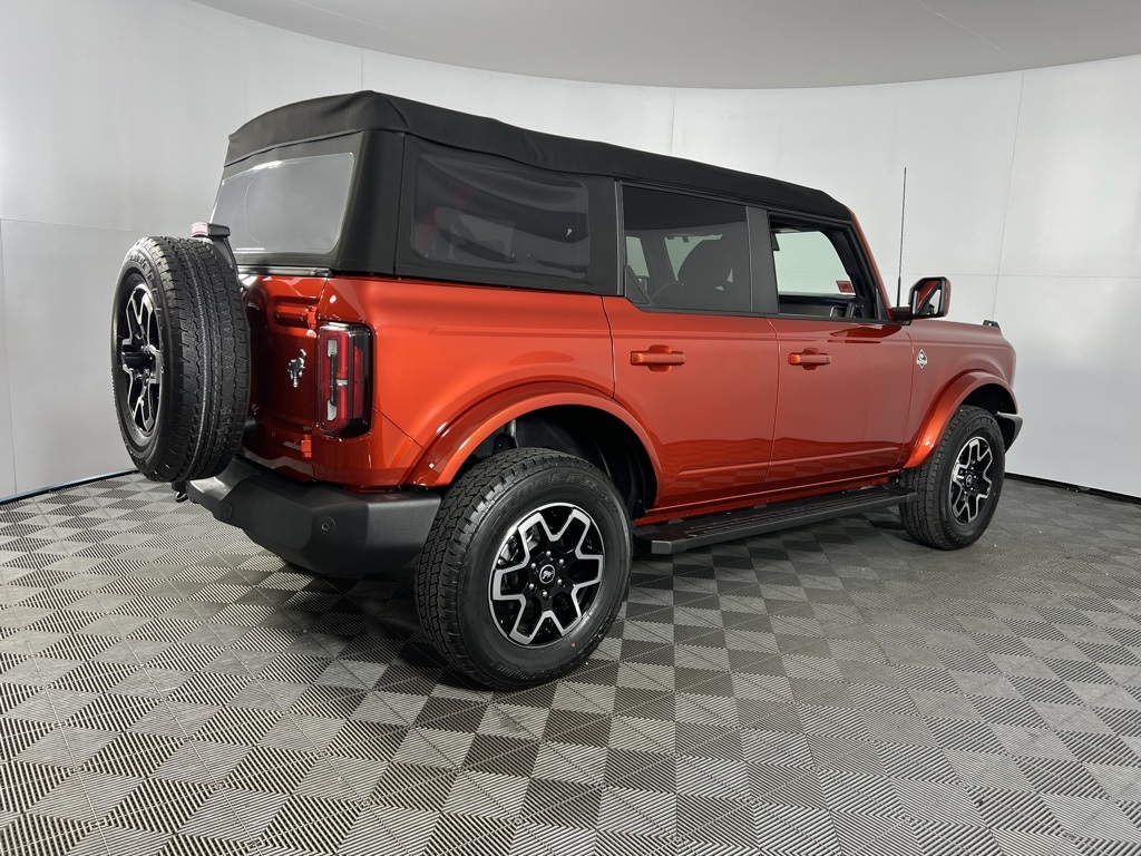 2023 Ford Bronco Outer Banks photo 4