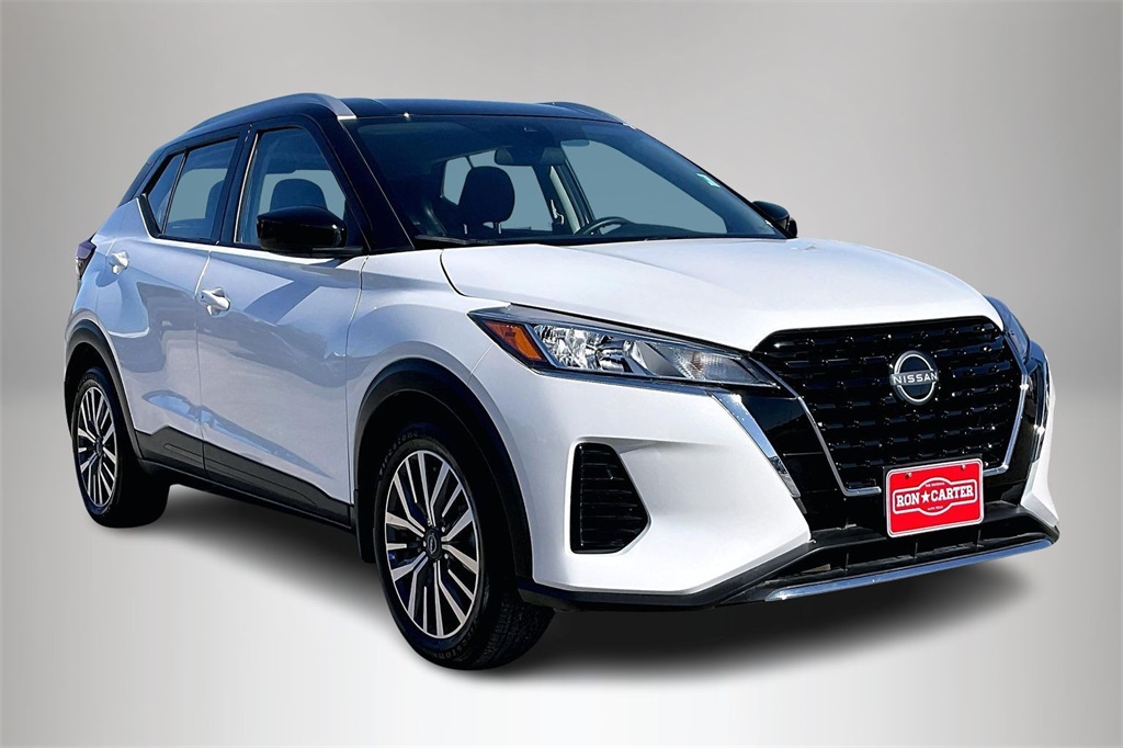 2024 Nissan Kicks SV's photo