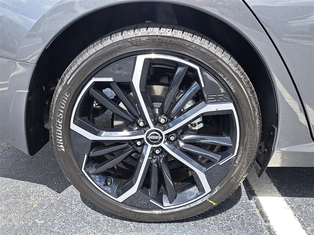 2025 Nissan Altima 2.5 SR photo 8