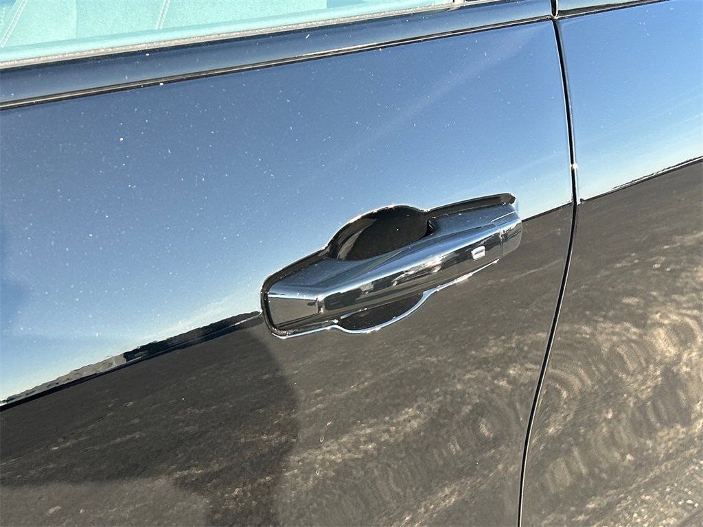 2026 GMC ACADIA - Image 12