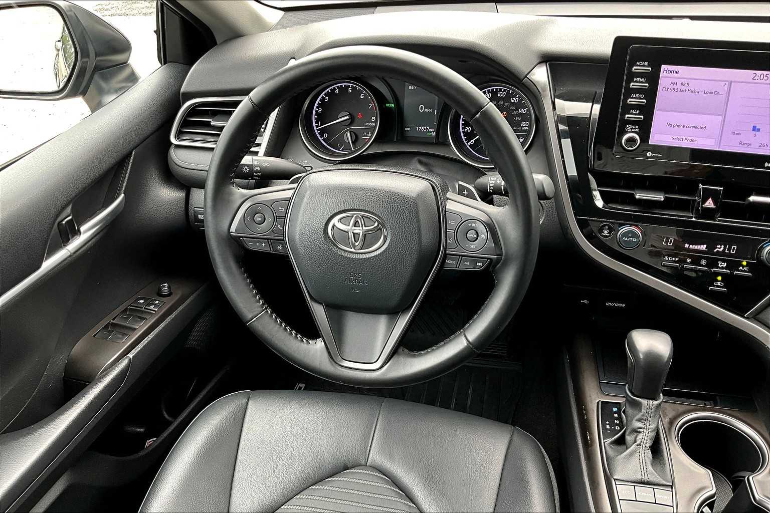 2023 Toyota Camry SE photo 5