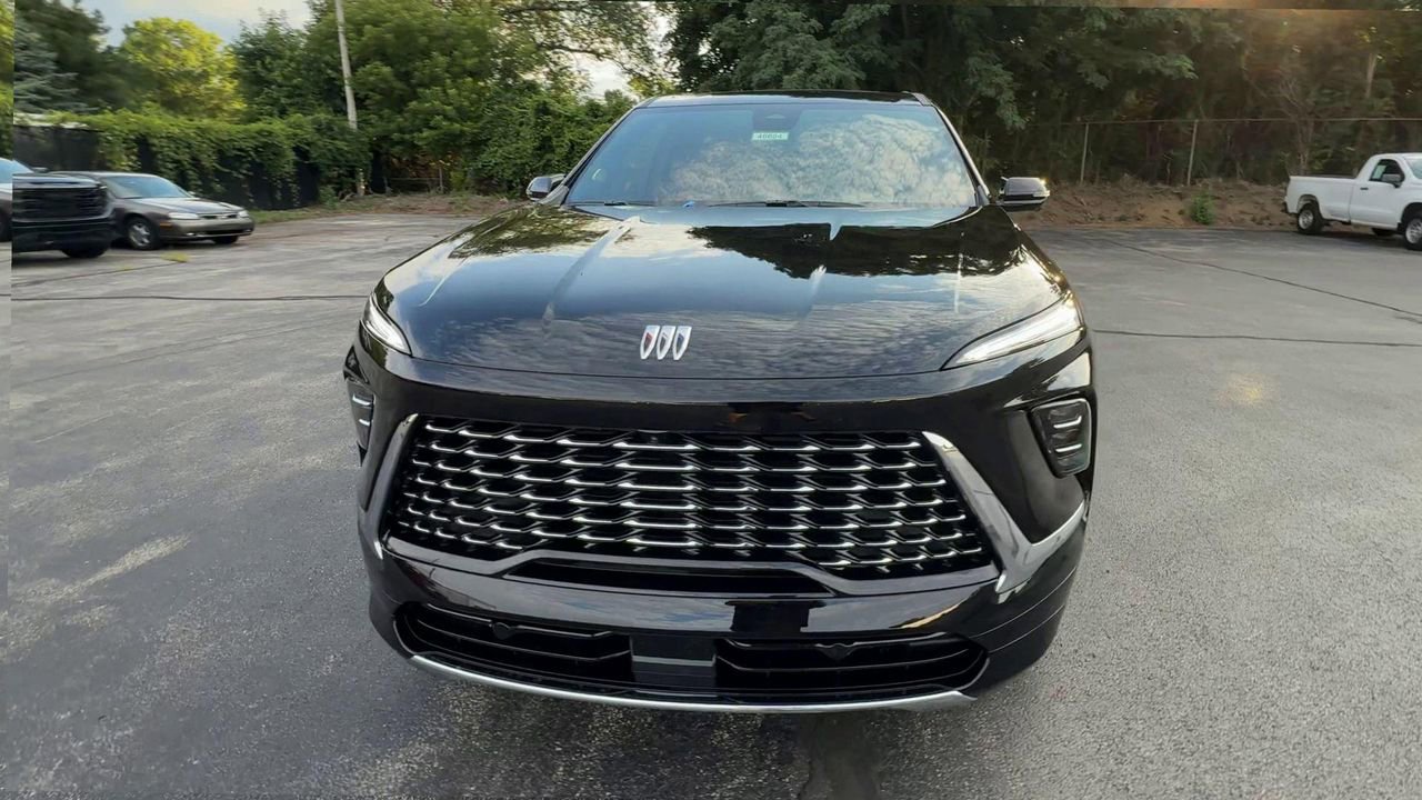 2026 Buick Enclave Avenir photo 3