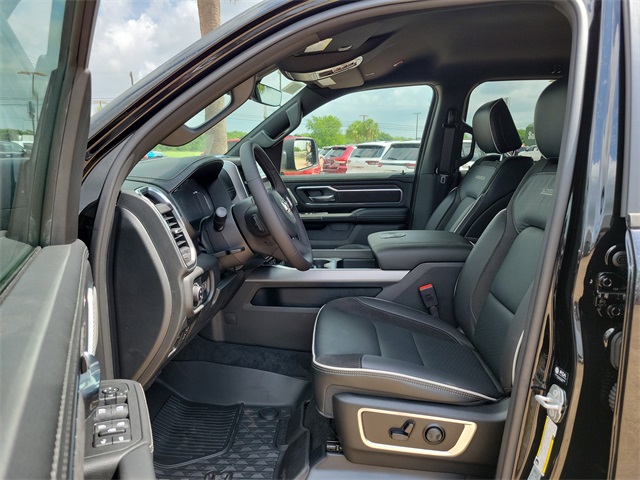 2025 Ram 1500 Laramie photo 9
