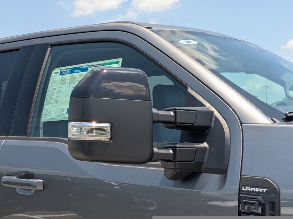 2025 Ford F-250 Lariat photo 12