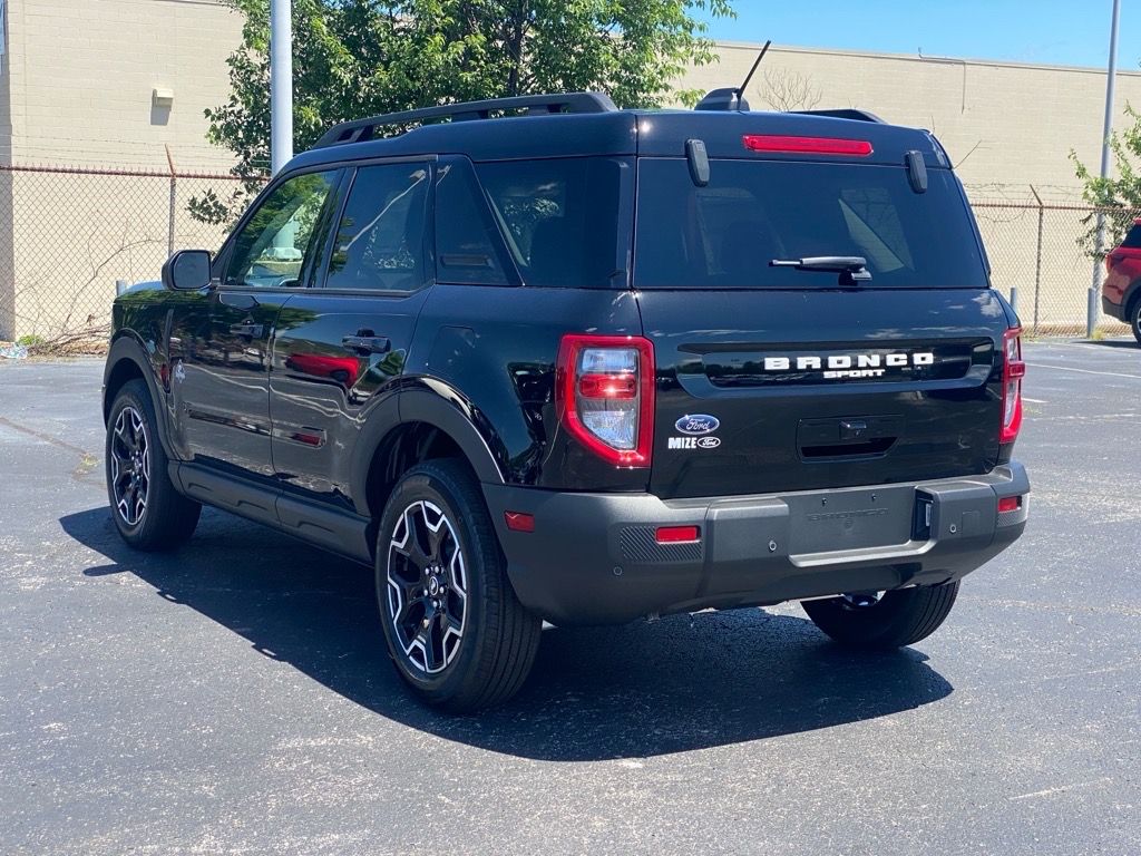 2025 Ford Bronco Sport Outer Banks photo 4