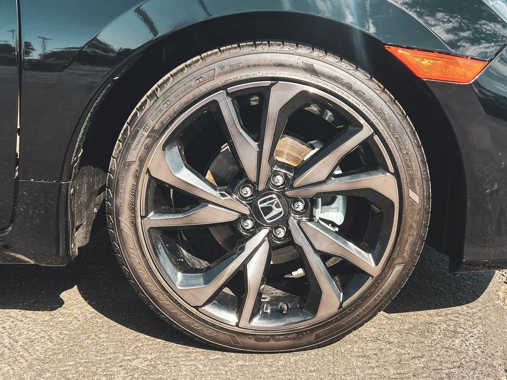 2019 Honda Civic Sport photo 4