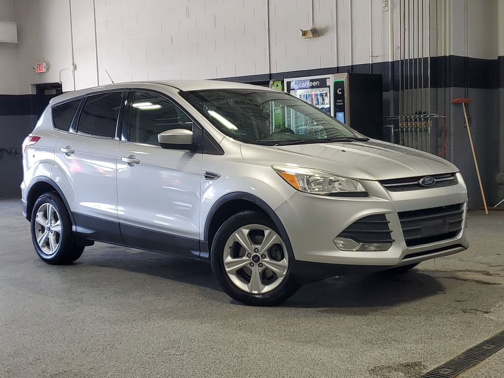 2015 Ford Escape SE's photo