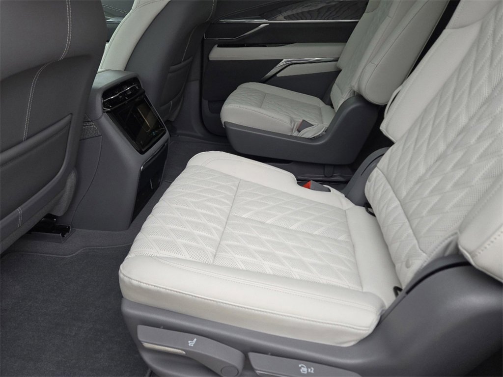 2025 Cadillac Escalade IQ Luxury photo 25