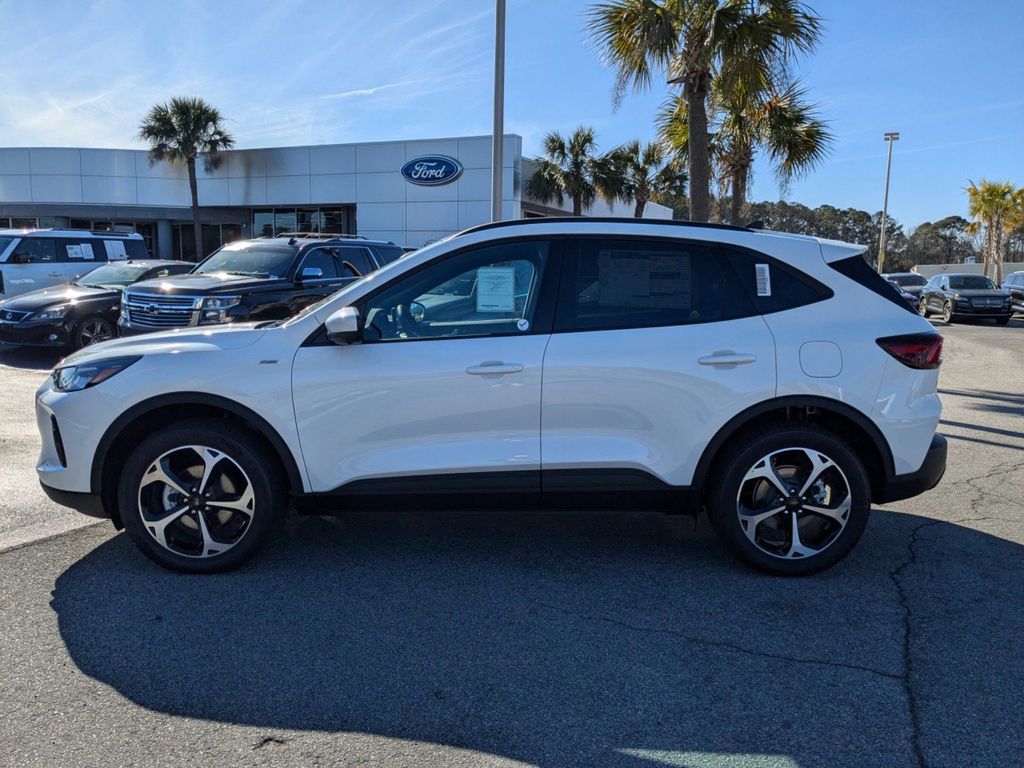 2025 Ford Escape Hybrid ST-Line Select photo 3