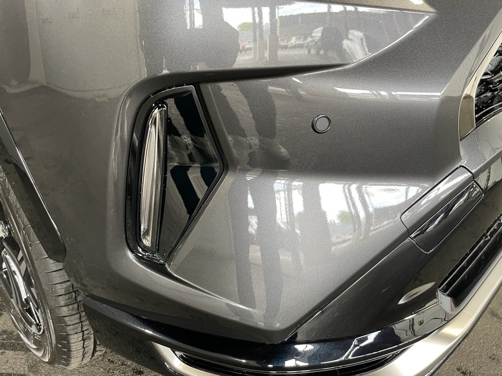 2025 Toyota RAV4 Hybrid XSE photo 11