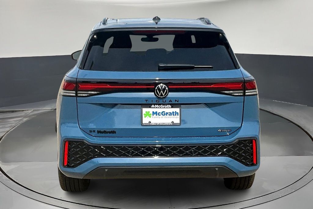 2025 Volkswagen Tiguan SE R-Line Black photo 4