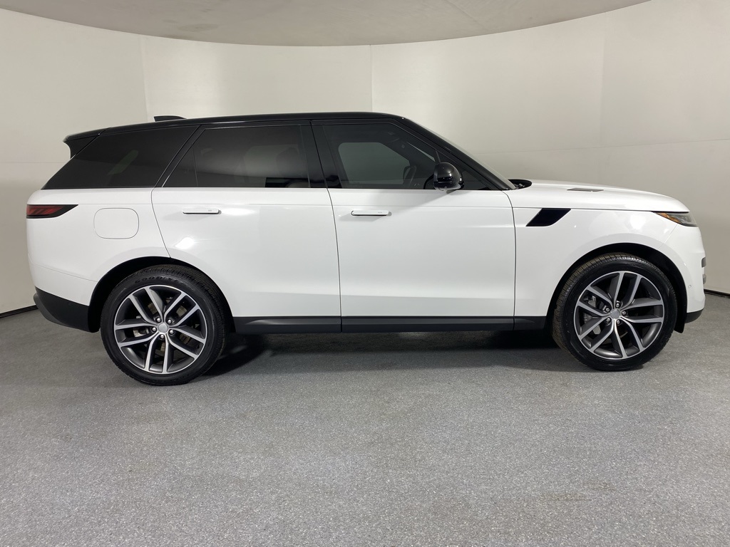 2023 Land Rover Range Rover Sport SE photo 4
