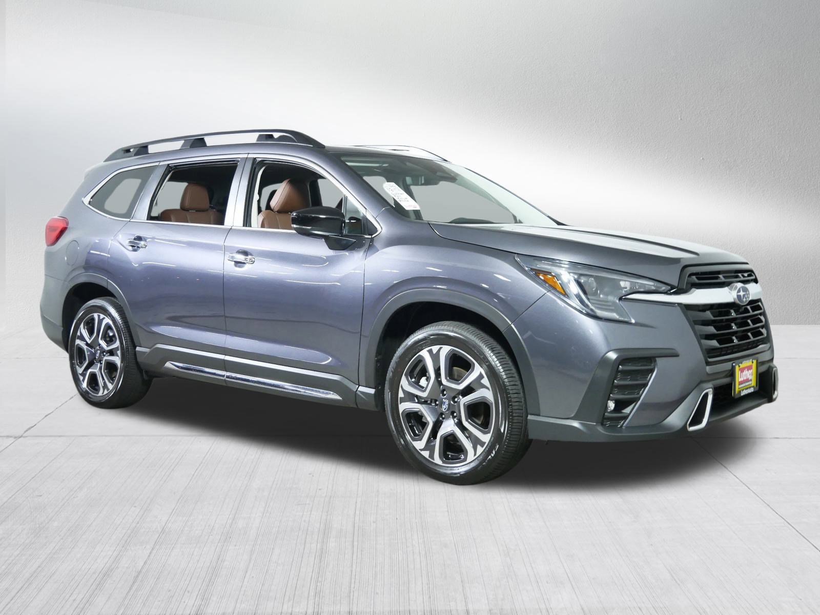 2025 Subaru Ascent Touring's photo
