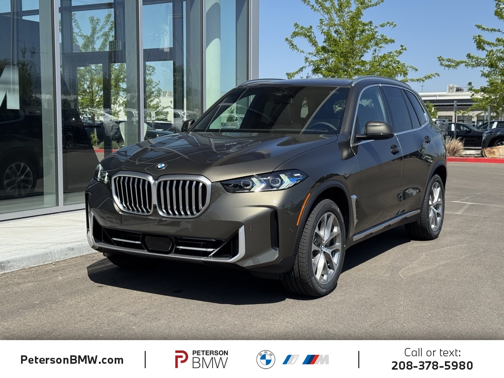 New 2026 Manhattan Green Metallic BMW xDrive40i image 1