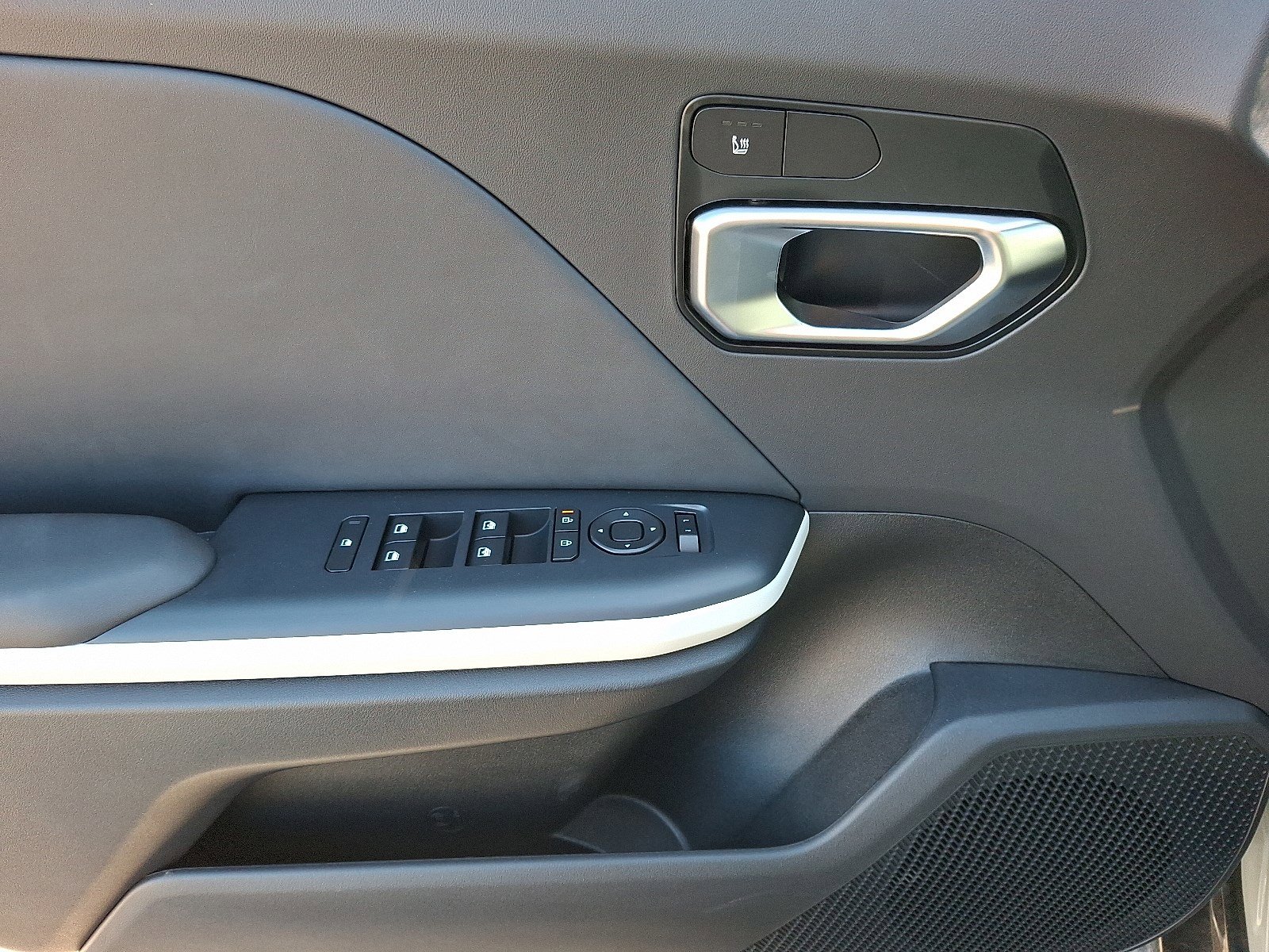2025 Kia K4 GT-Line photo 7