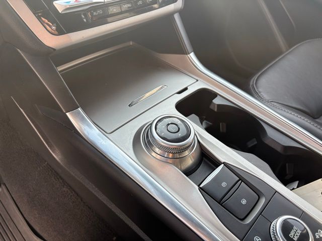 2023 Ford Explorer XLT photo 20