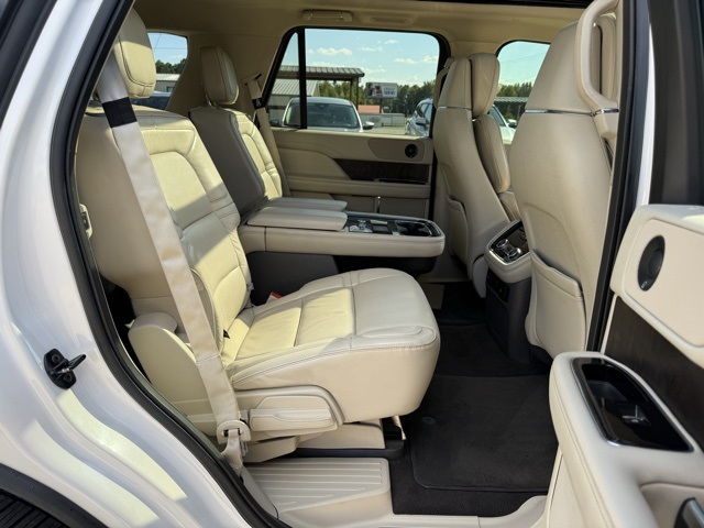 2019 Lincoln Navigator Reserve photo 24