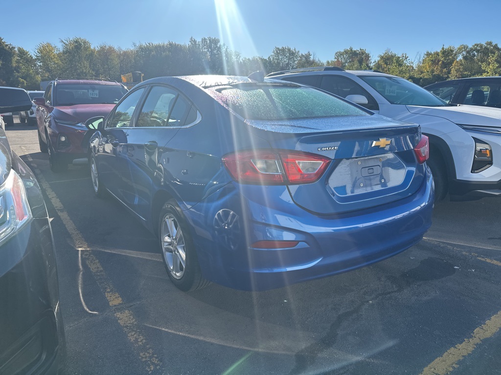 2018 Chevrolet Cruze LT photo 3
