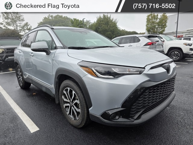 2024 Toyota Corolla Cross Hybrid SE photo 3