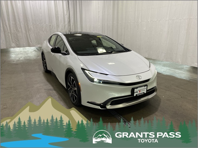 2026 Toyota Prius XSE's photo