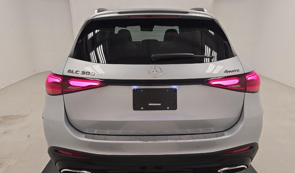 2025 Mercedes Benz GLC 300 4MATIC photo 5