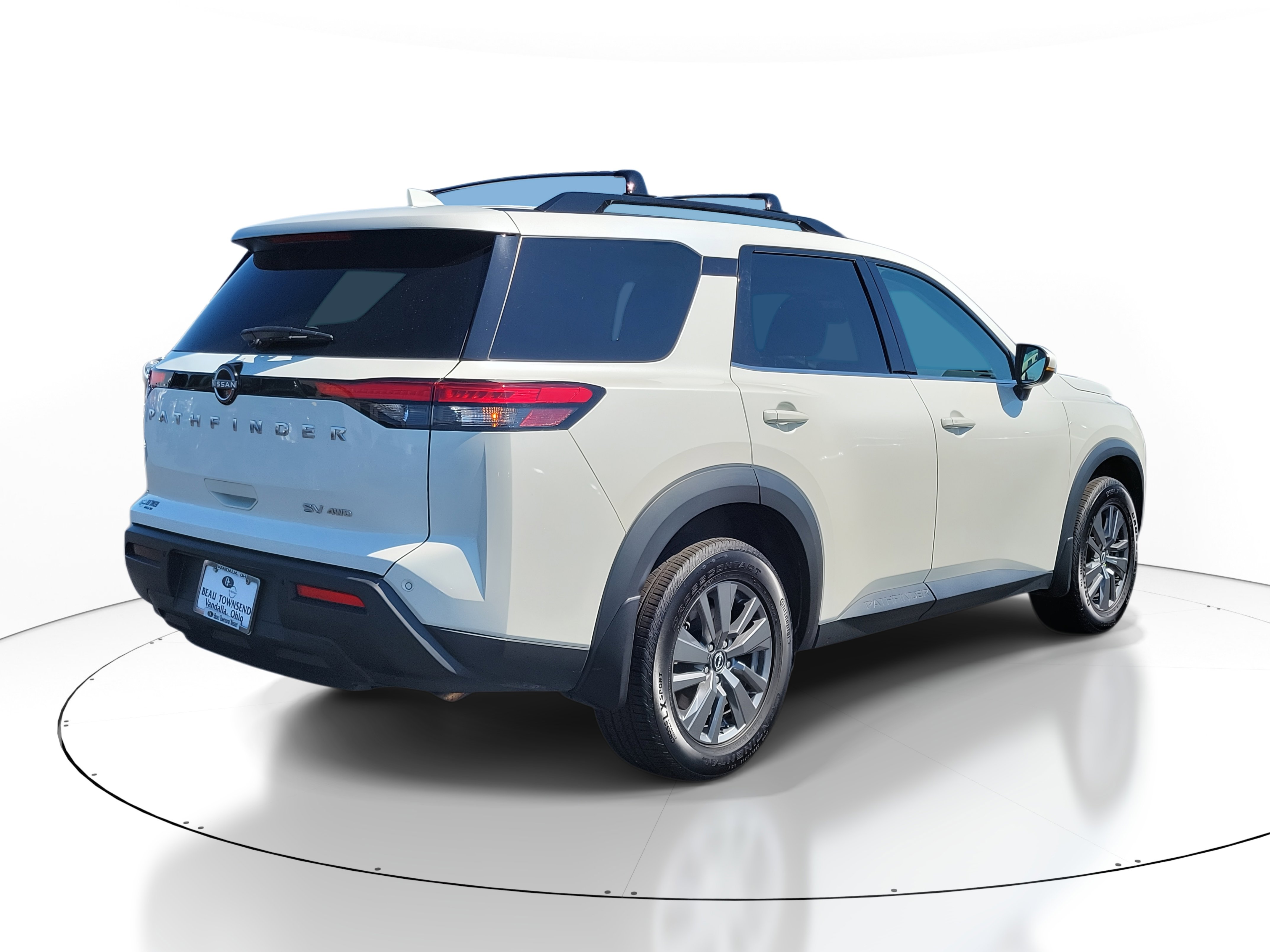 2022 Nissan Pathfinder SV photo 4