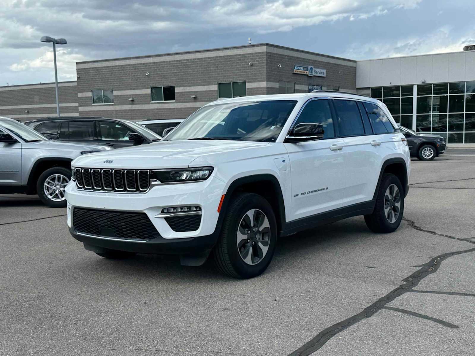 2024 Jeep Grand Cherokee 4xe's photo