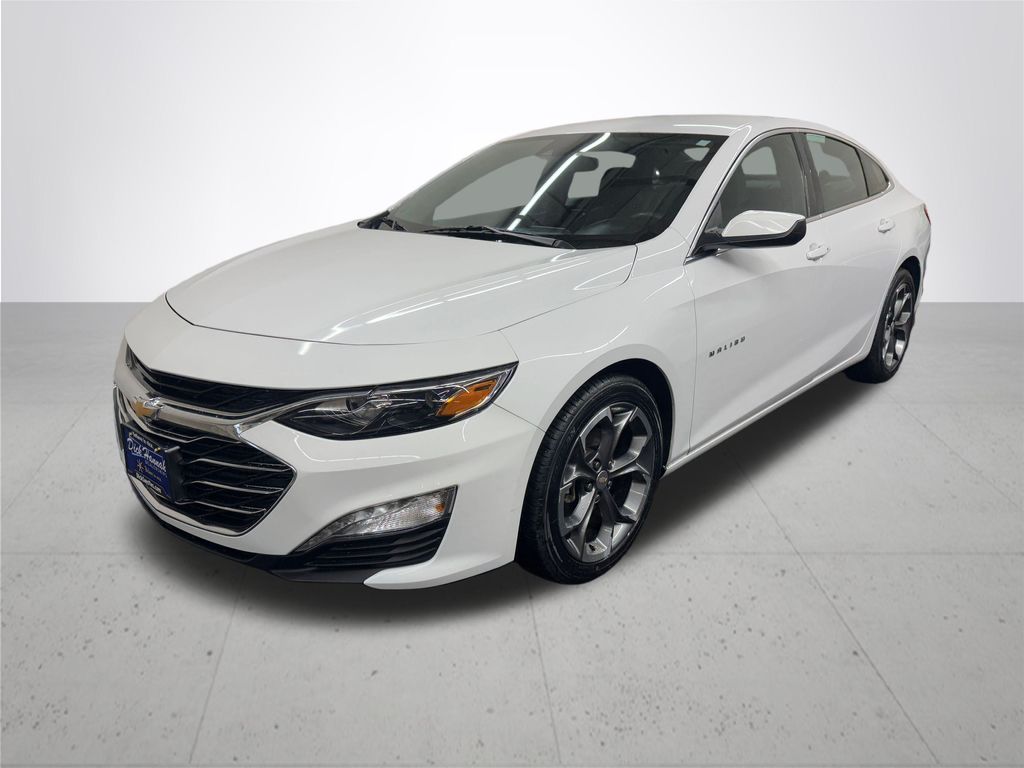 2024 Chevrolet Malibu 1LT photo 2