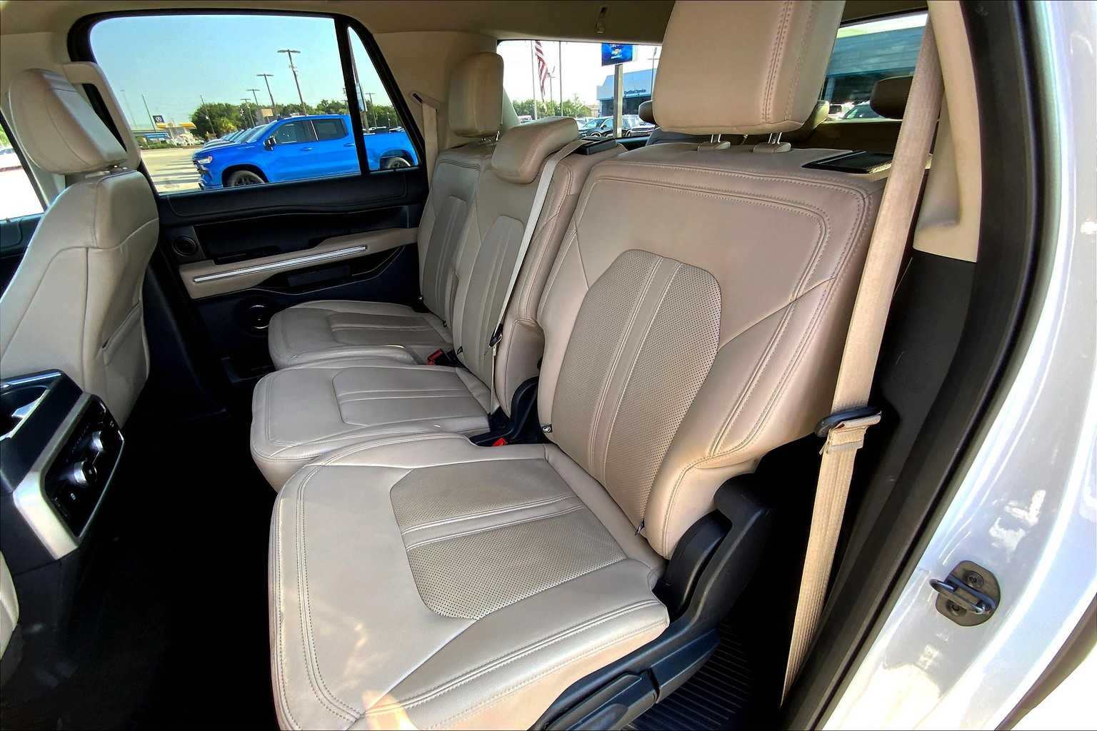 2023 Ford Expedition MAX Limited photo 19