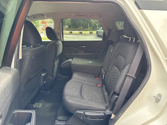 2022 Nissan Pathfinder SV photo 7