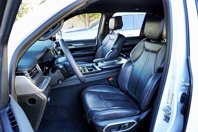 Used 2022 White Jeep Series II image 14