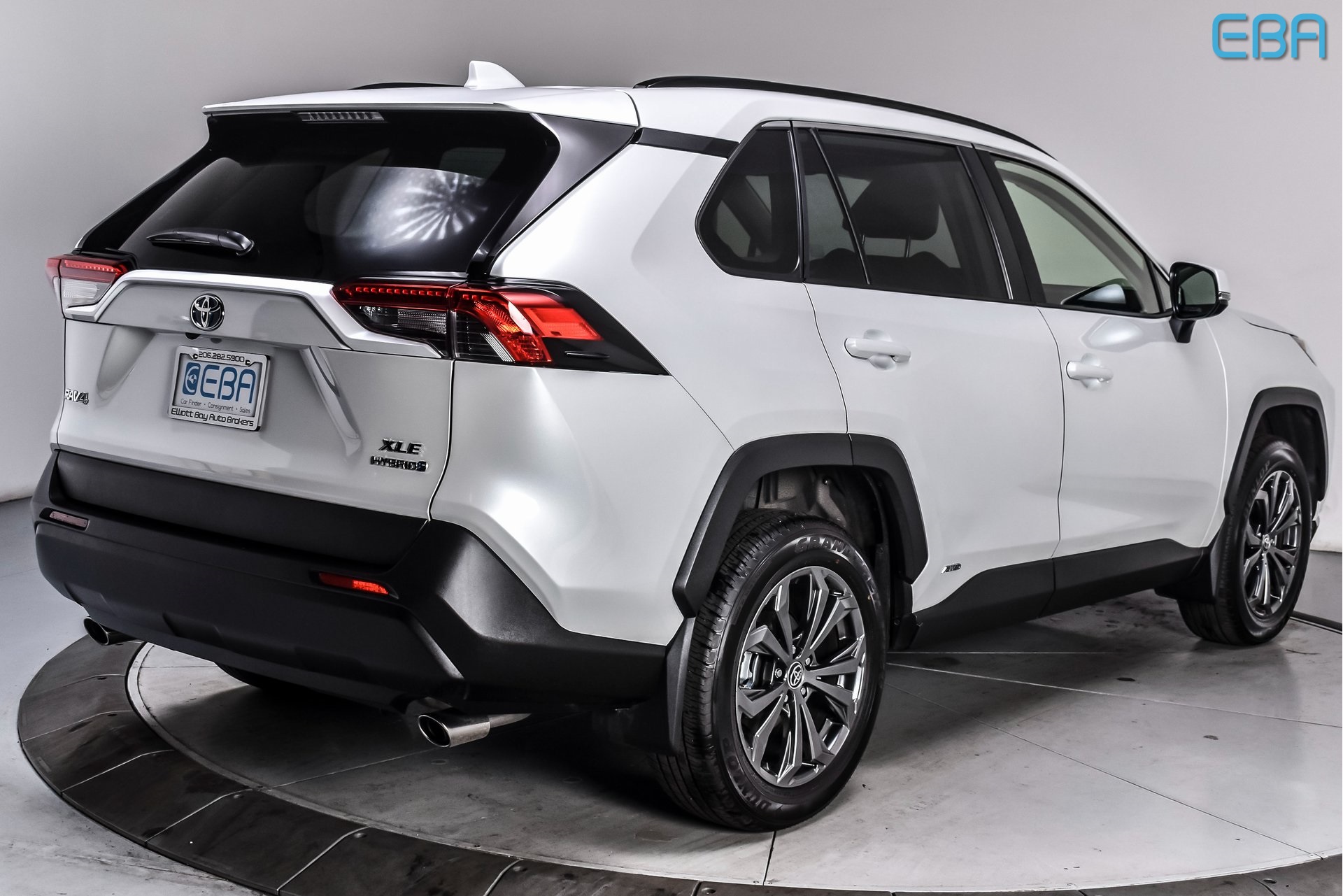 2024 Toyota RAV4 Hybrid XLE Premium photo 4