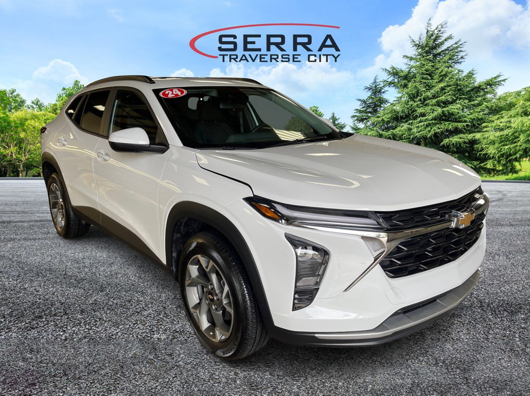 2024 Chevrolet Trax LT photo 3