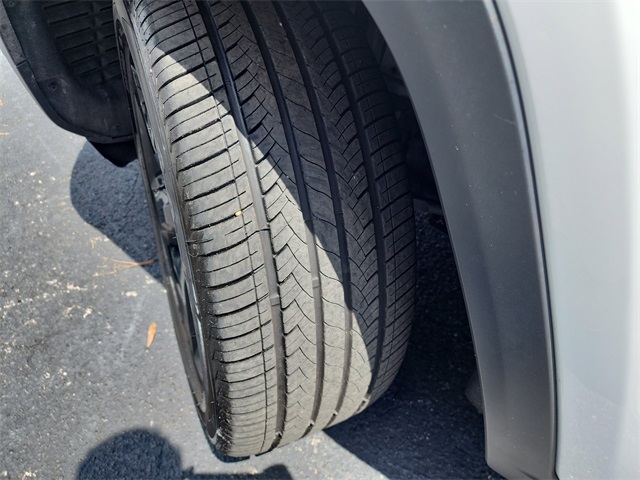 2023 Jeep Grand Cherokee Laredo Altitude photo 32
