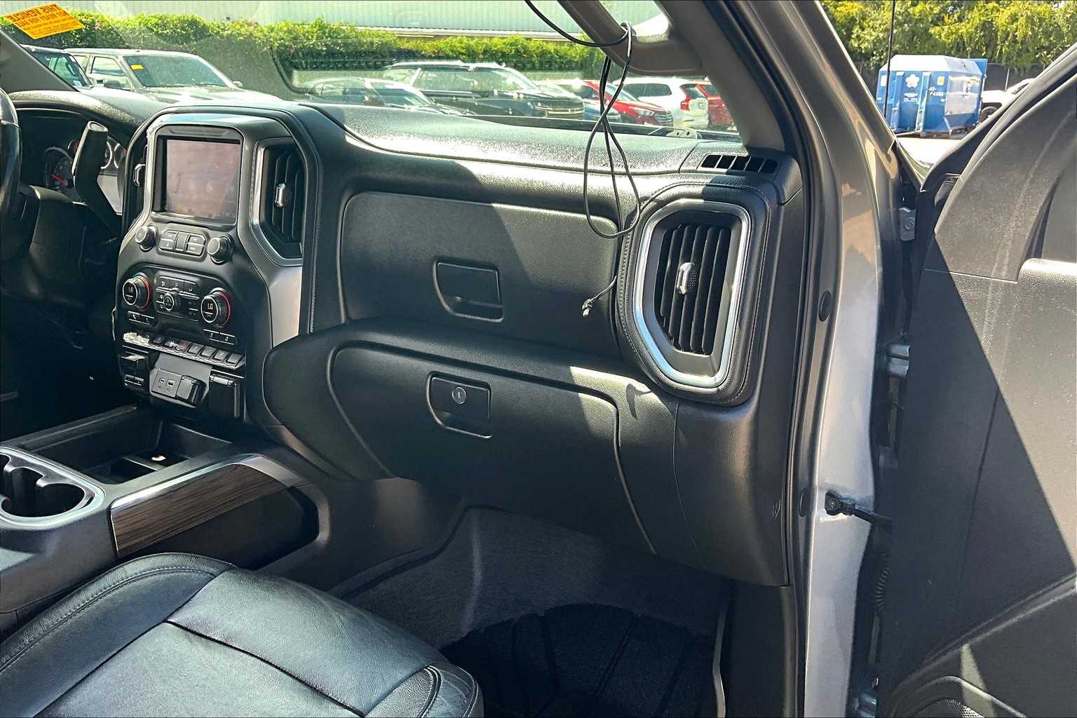 2020 Chevrolet Silverado 1500 RST photo 18