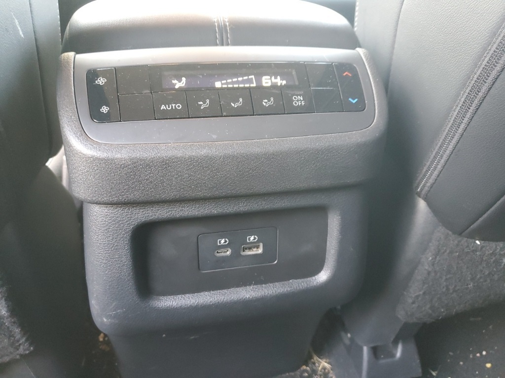 2024 Nissan Pathfinder SL photo 6