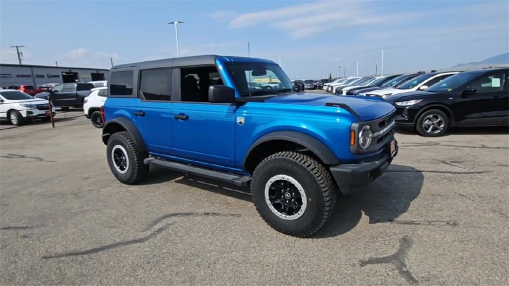 2024 Ford Bronco Big Bend photo 2