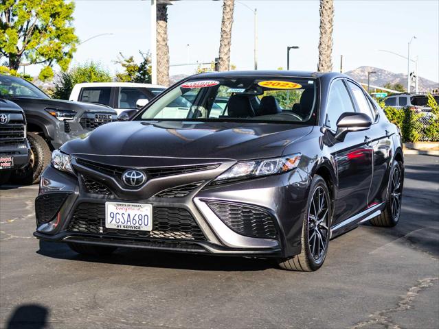 2023 Toyota Camry SE photo 3