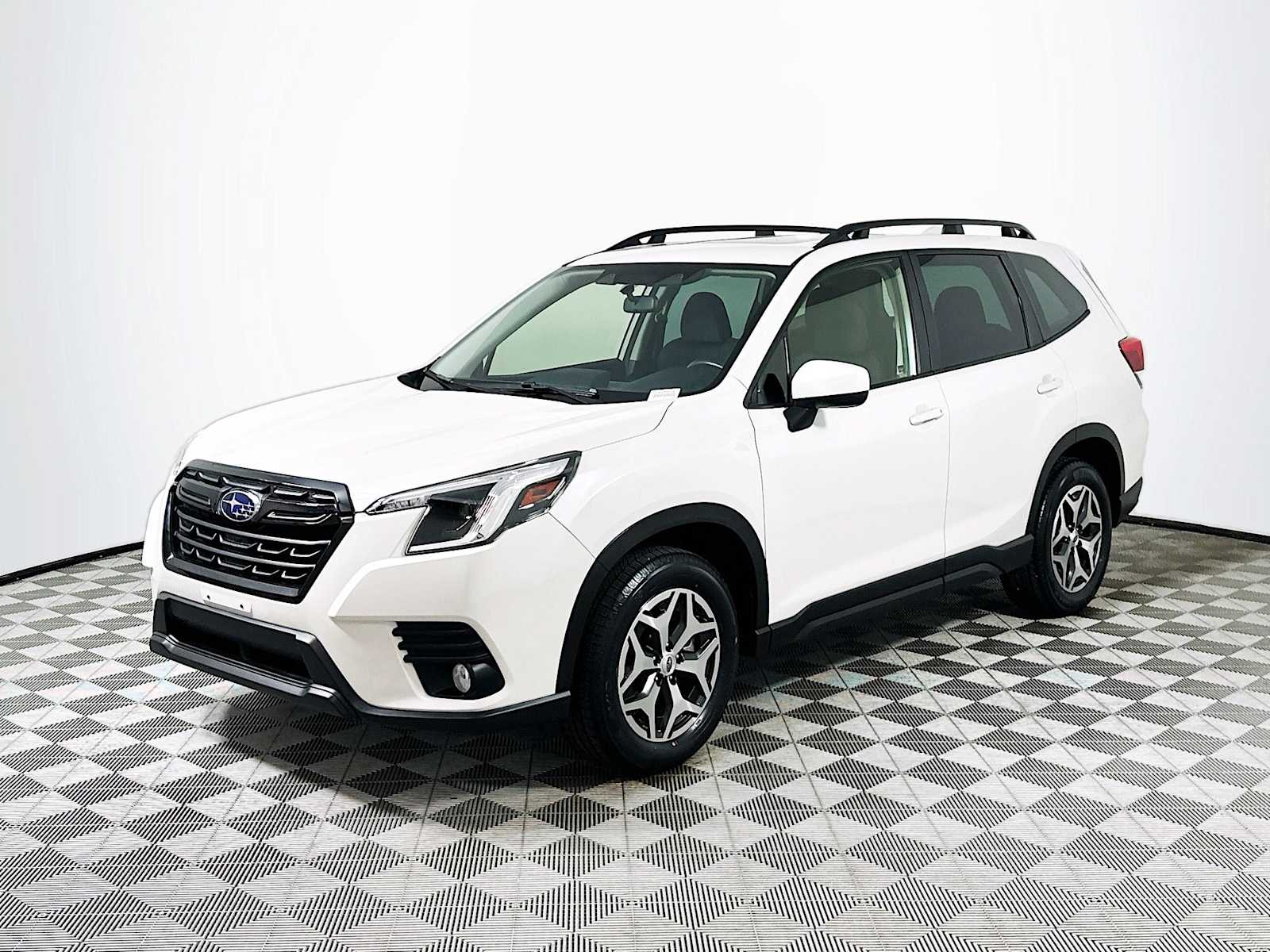 2023 Subaru Forester Premium photo 3
