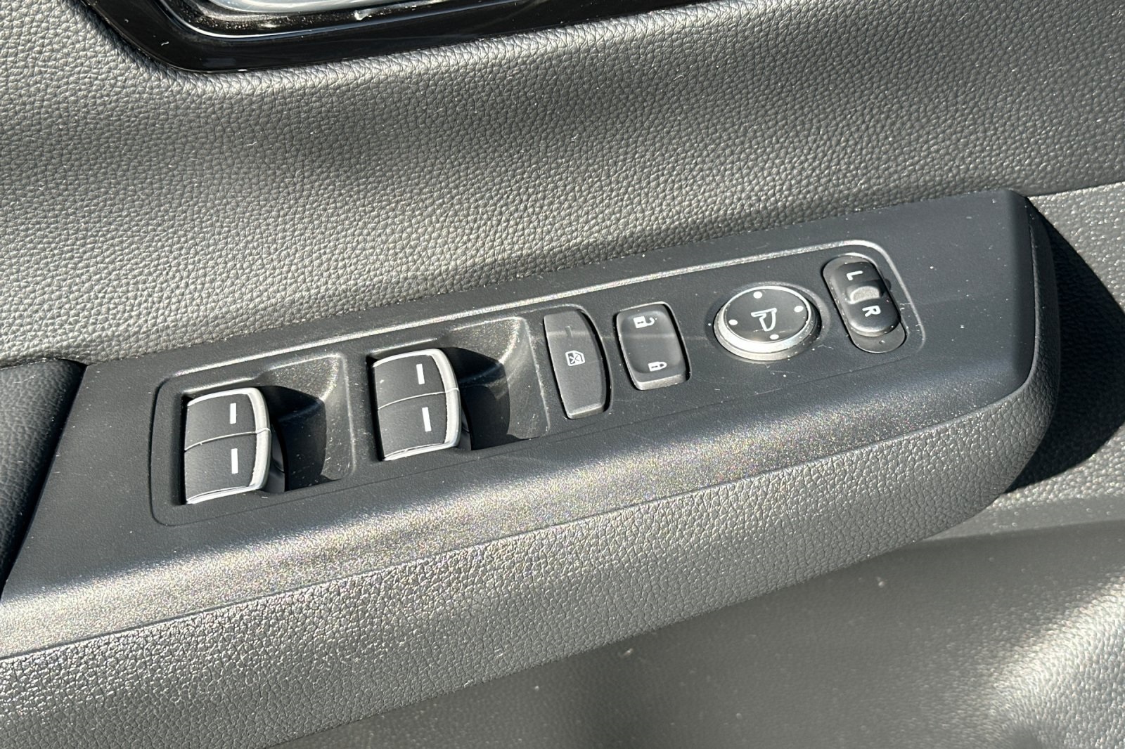 2023 Honda CR-V Hybrid Sport Touring photo 11