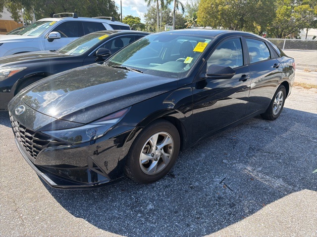 2023 Hyundai Elantra SE