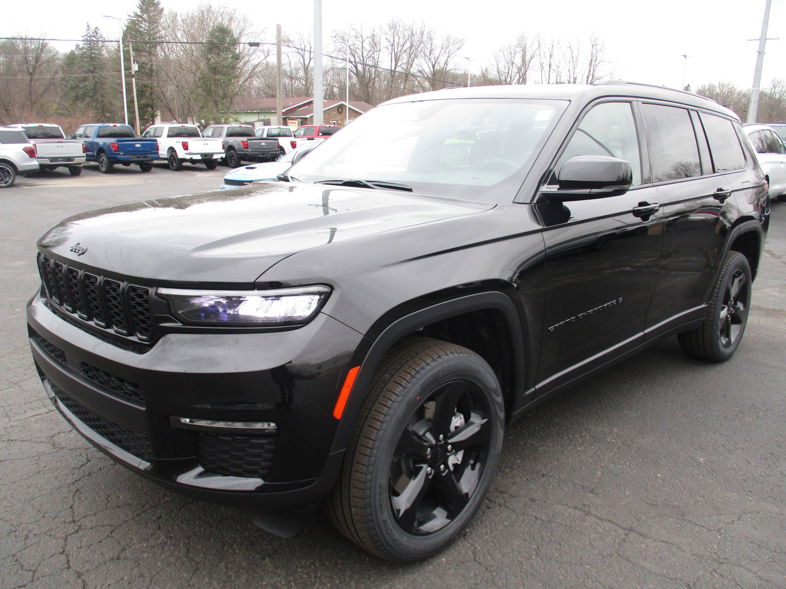 2025 Jeep Grand Cherokee L photo 3