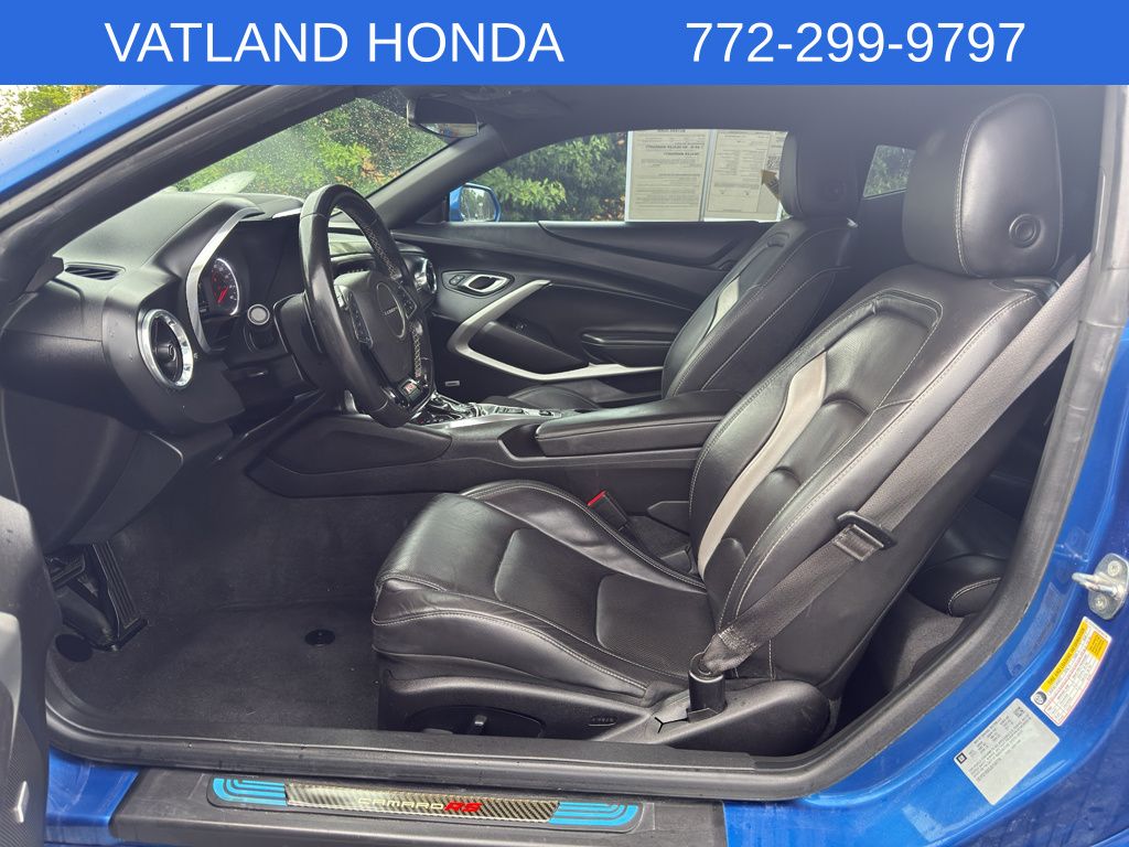 2018 Chevrolet Camaro 2LT photo 28