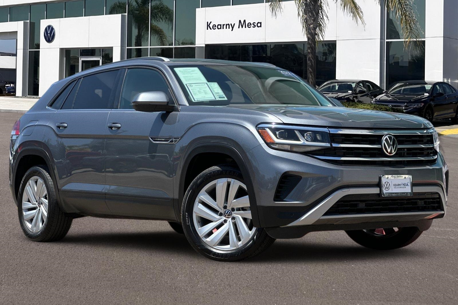 2022 Volkswagen Atlas Cross Sport V6 SE Technology photo 2