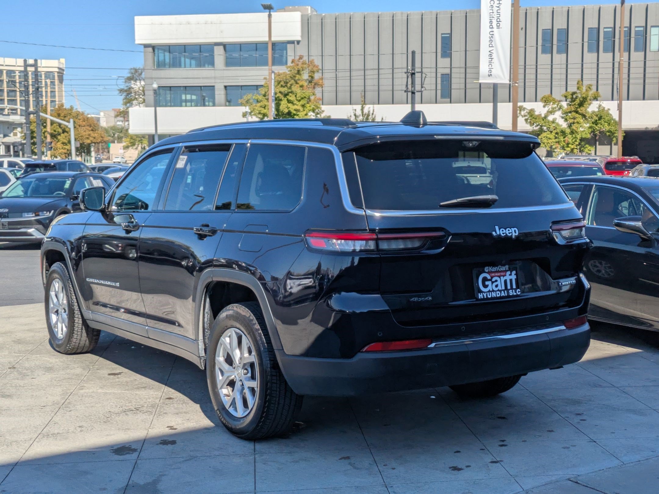 2023 Jeep Grand Cherokee Limited photo 4