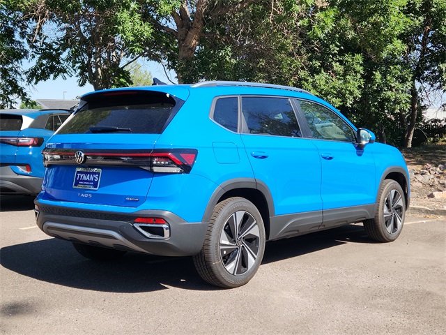 2025 Volkswagen Taos SE photo 3