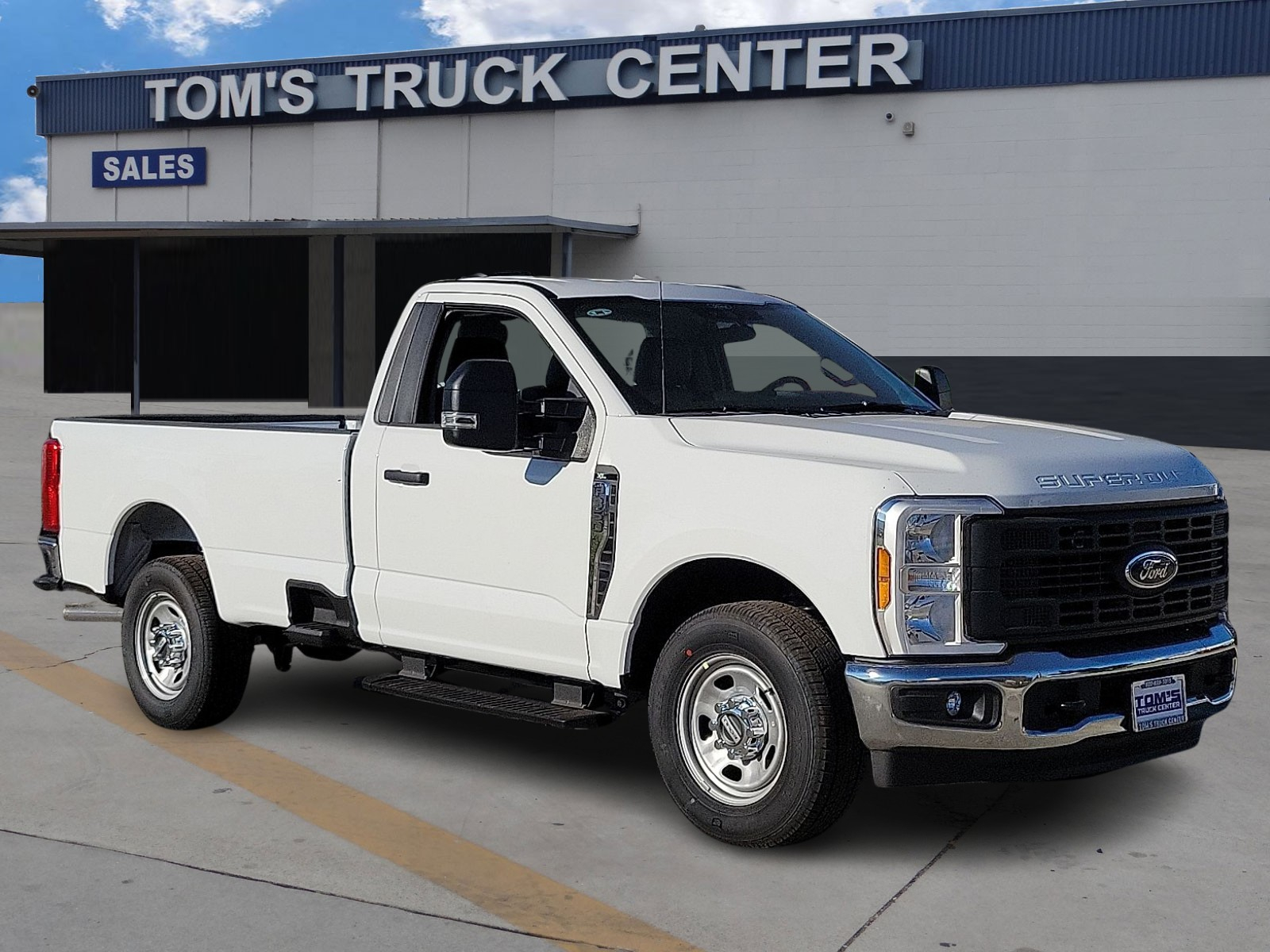 2026 Ford F-350 Super Duty XL's photo